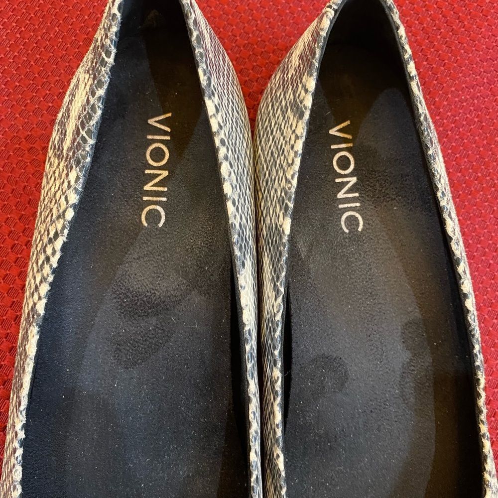 Vionic Caballo Snake Skin Print Pointed Ballet Fl… - image 3